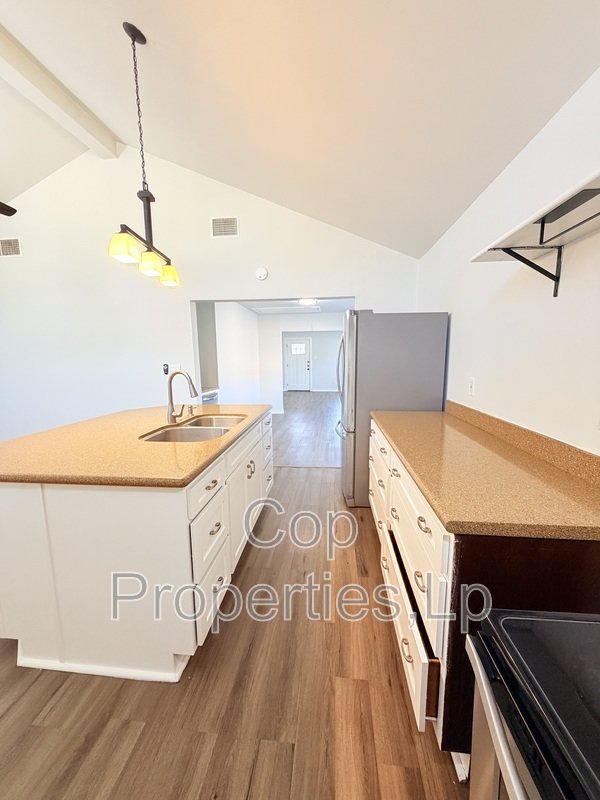 Bright property image