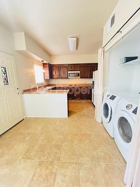 Beautifully maintained condo property image