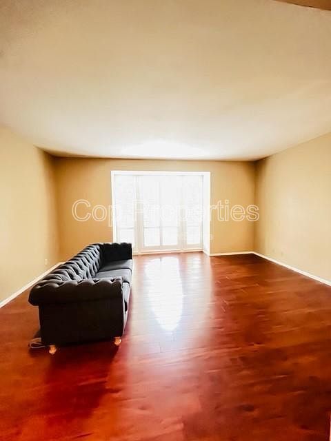 Beautifully maintained condo property image