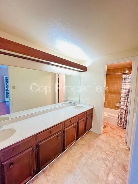 Beautifully maintained condo property image