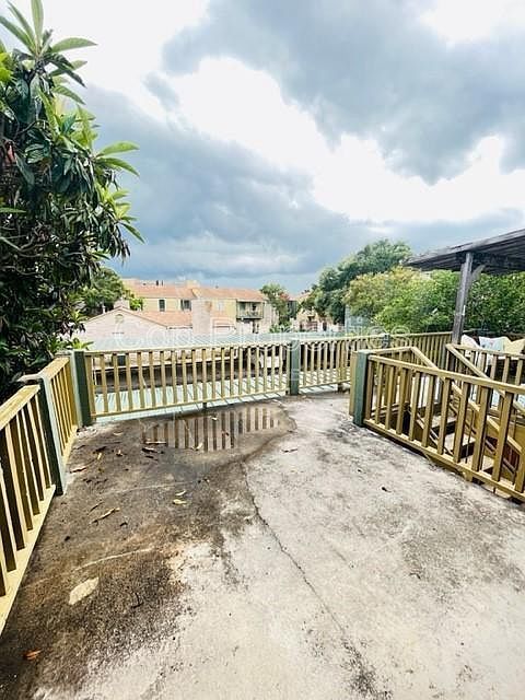 Beautifully maintained condo property image