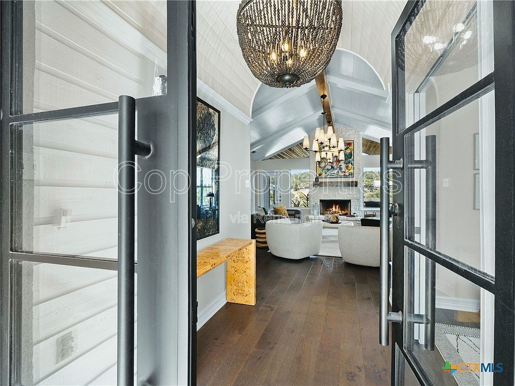 321 Village View Drive property image