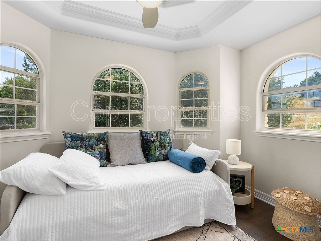 321 Village View Drive property image