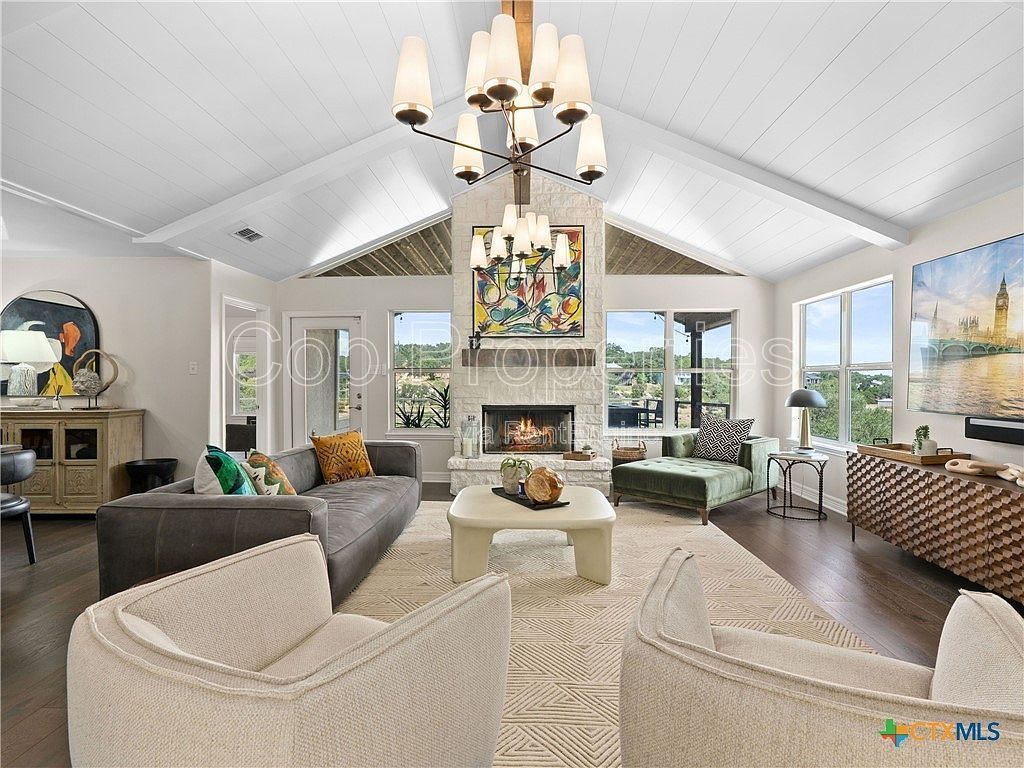 321 Village View Drive property image