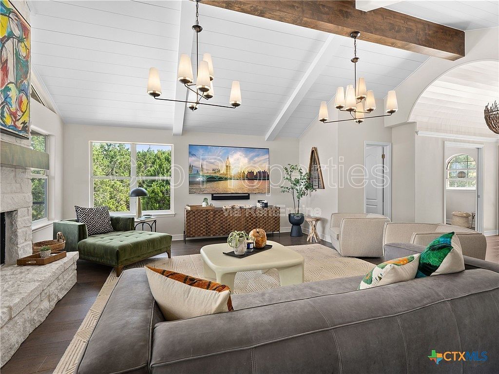 321 Village View Drive property image