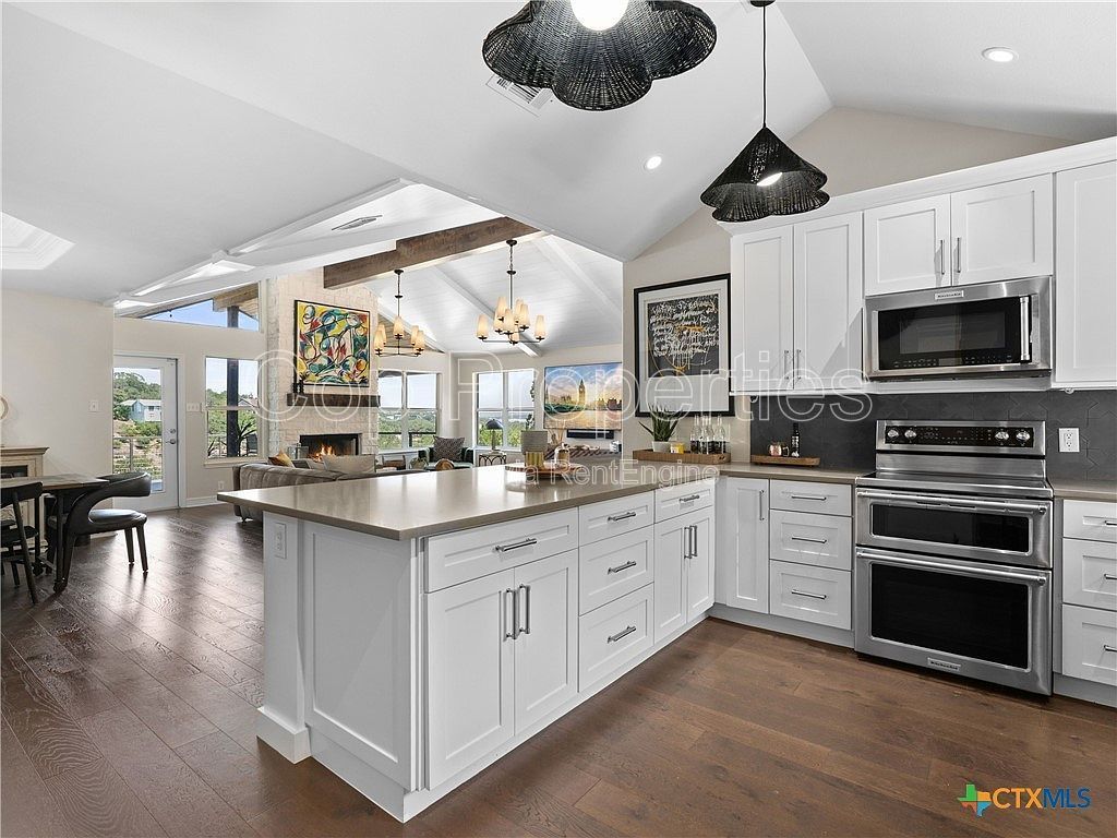 321 Village View Drive property image