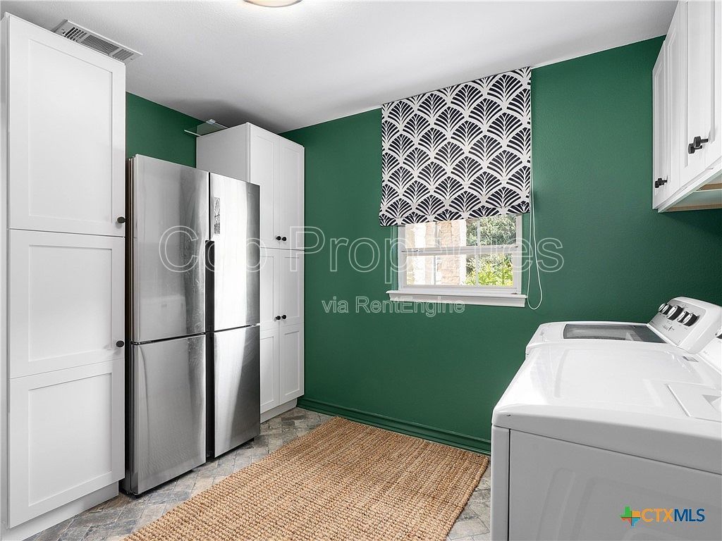 321 Village View Drive property image