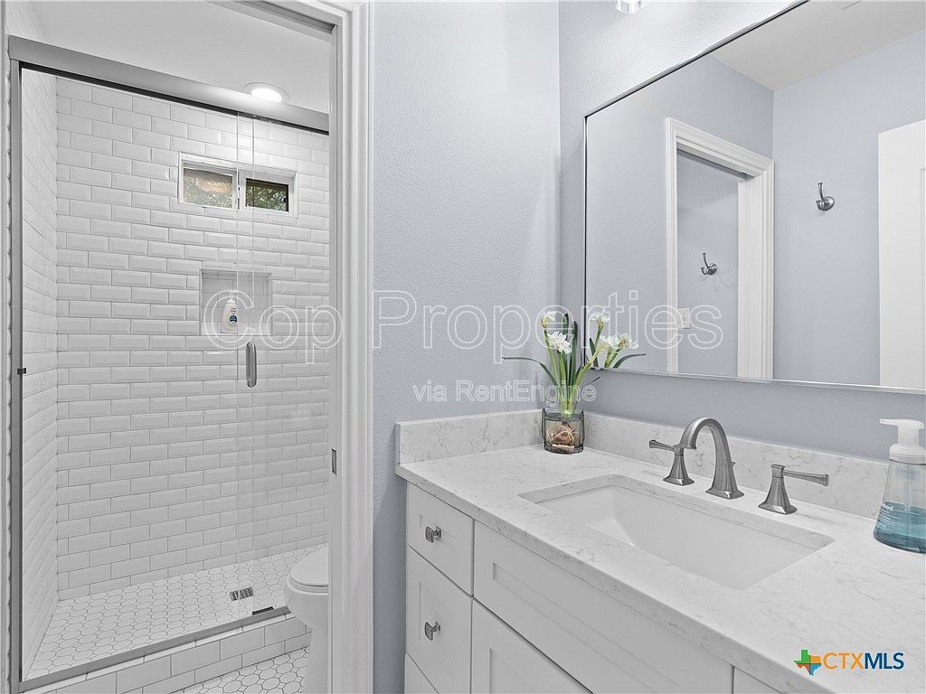 321 Village View Drive property image