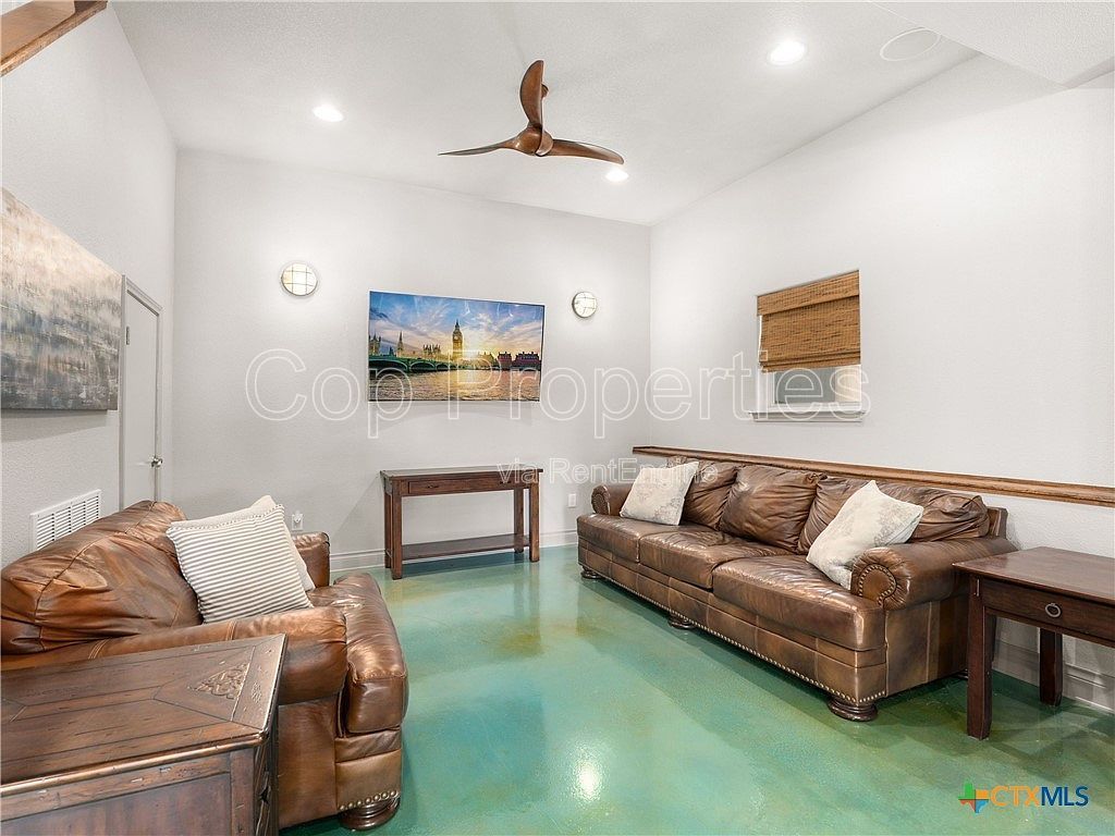 321 Village View Drive property image