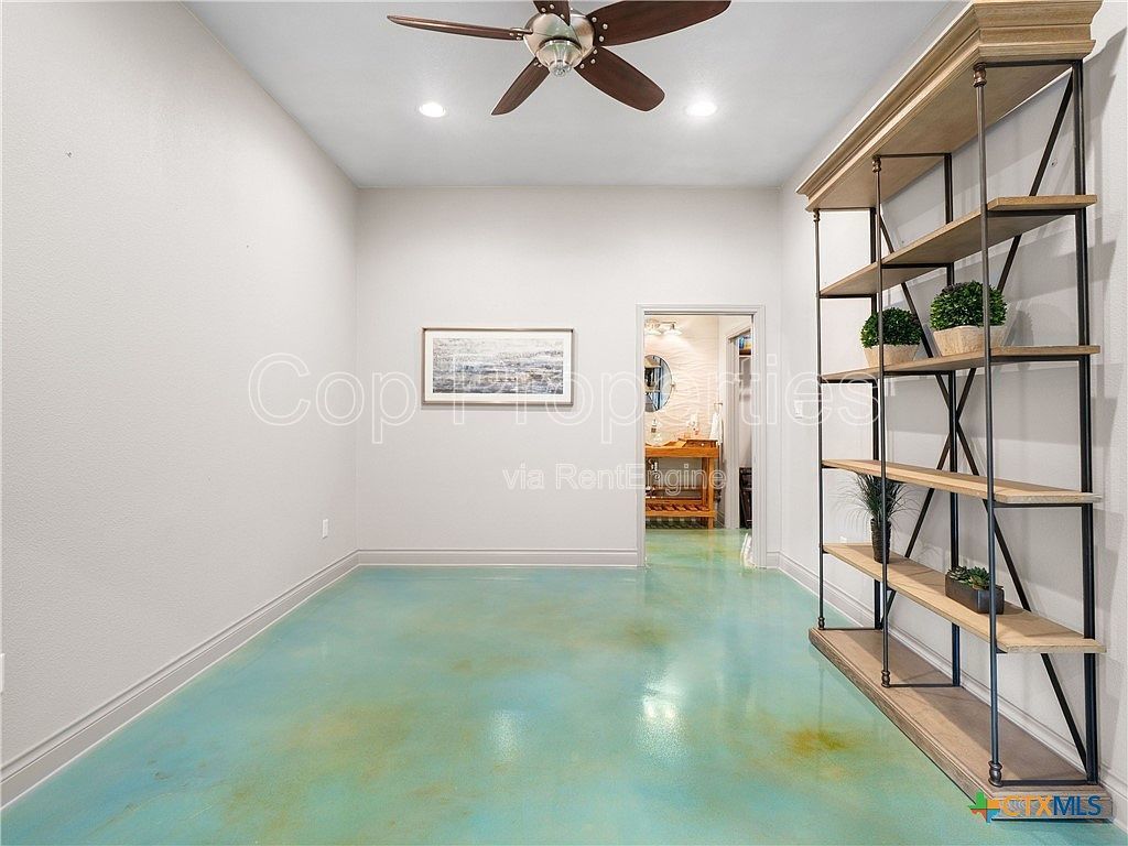 321 Village View Drive property image