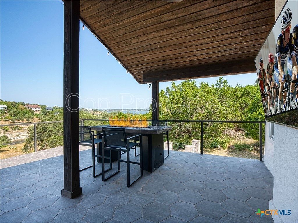 321 Village View Drive property image