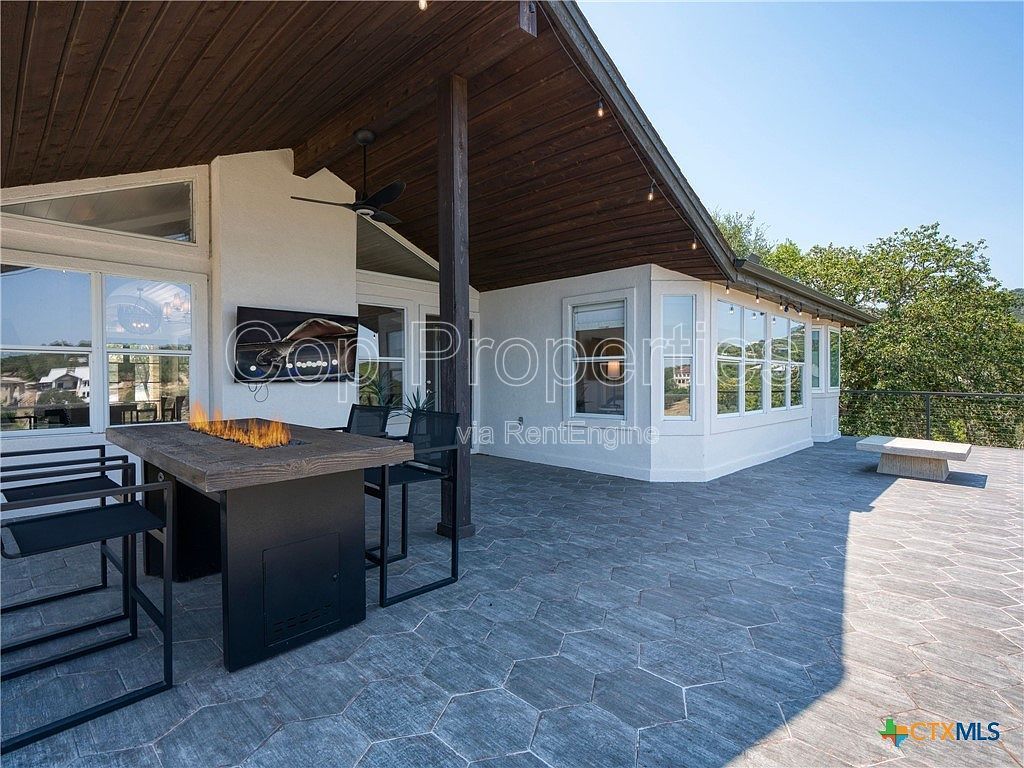 321 Village View Drive property image