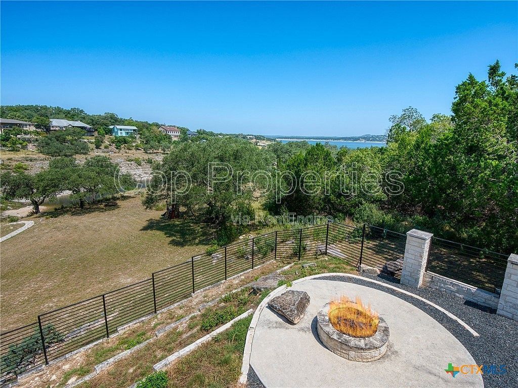 321 Village View Drive property image