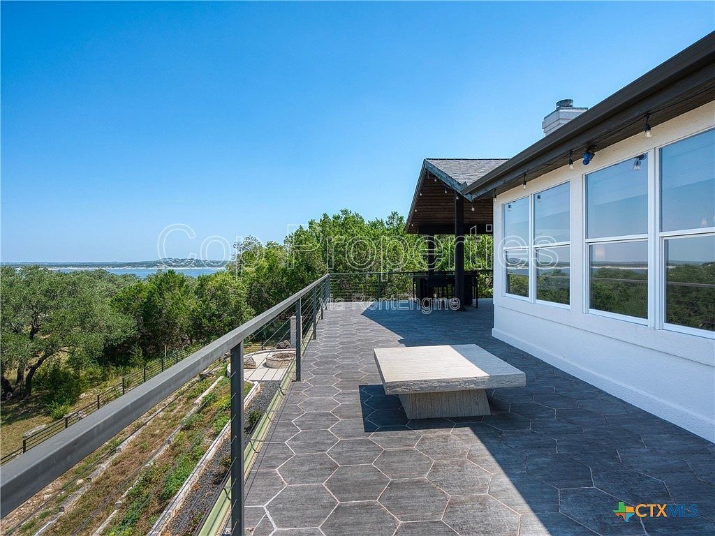 321 Village View Drive property image