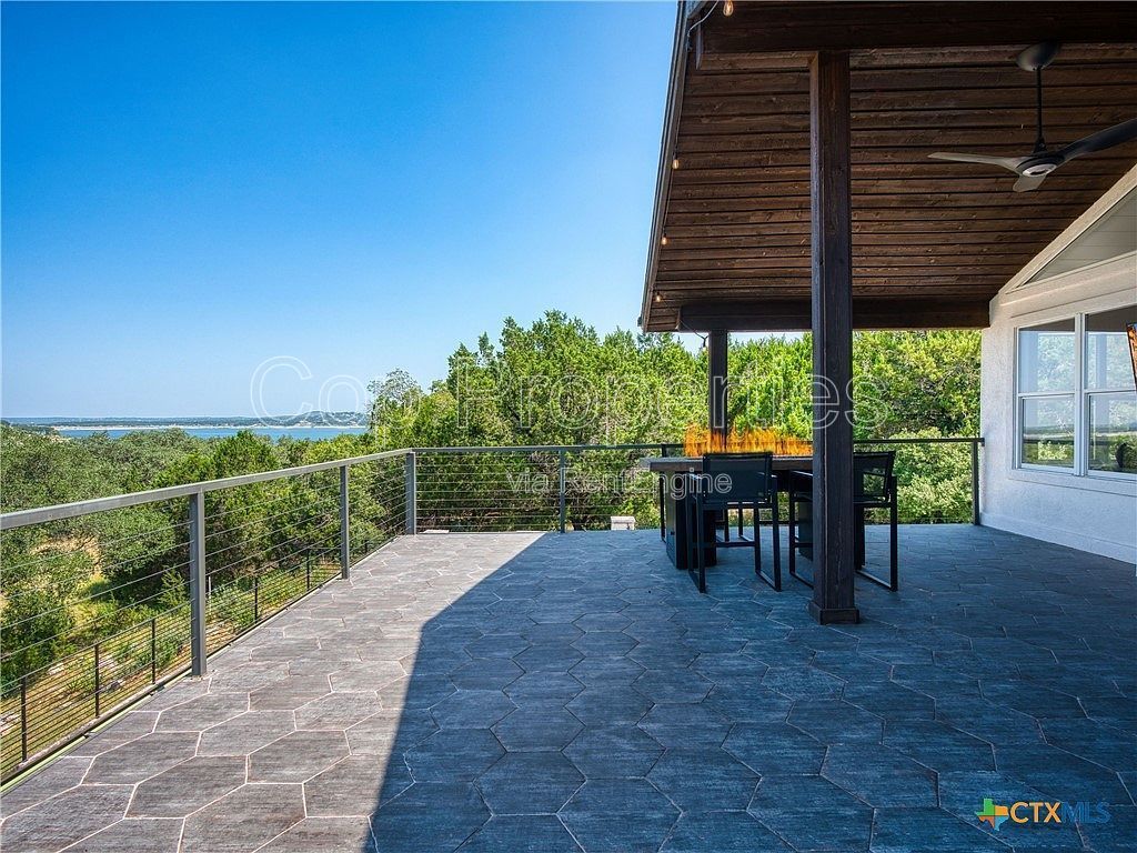 321 Village View Drive property image