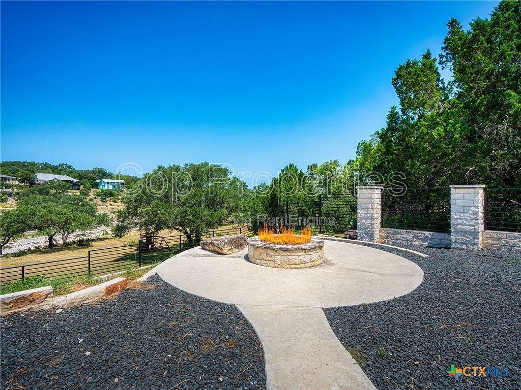 321 Village View Drive property image