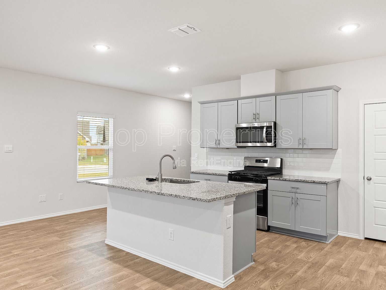 374 Wayne Way property image