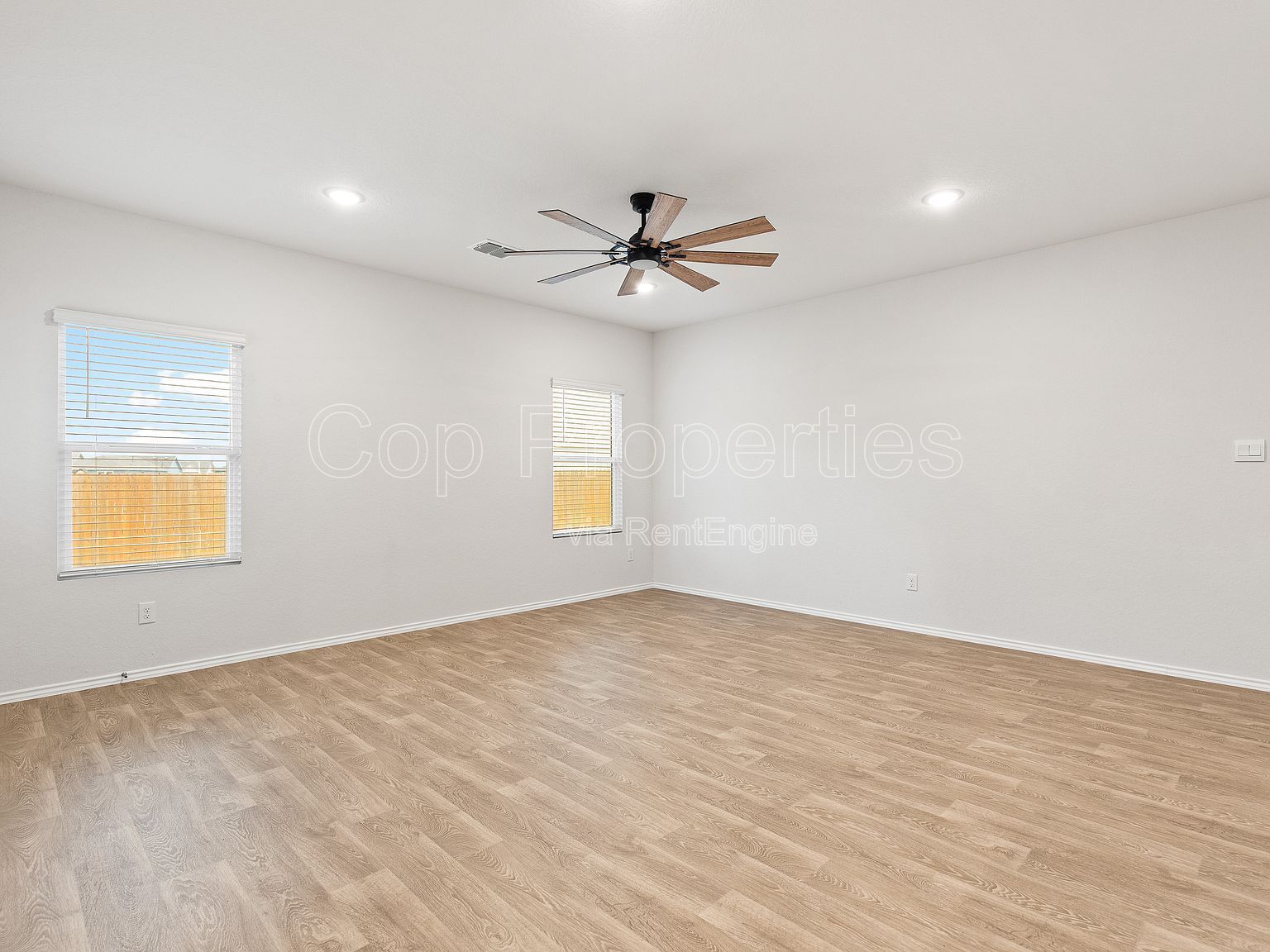 374 Wayne Way property image