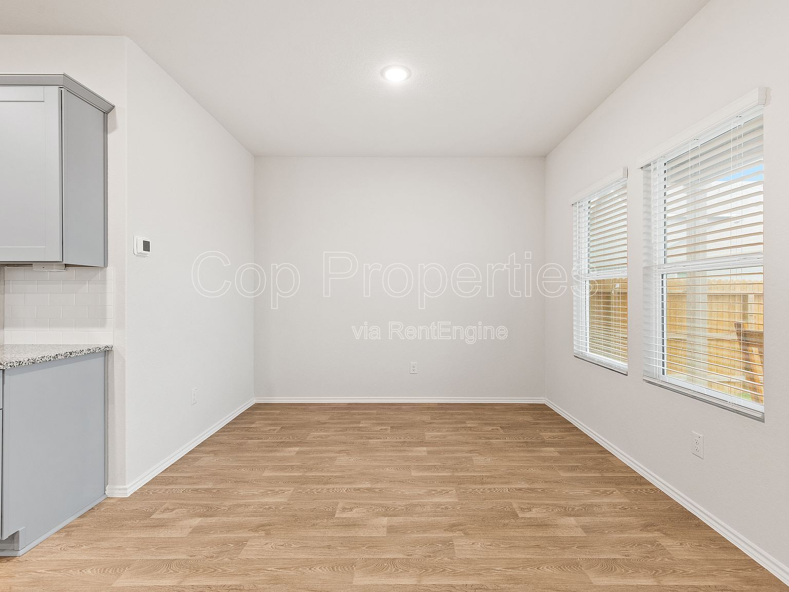 374 Wayne Way property image