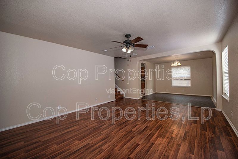 518 Reba property image