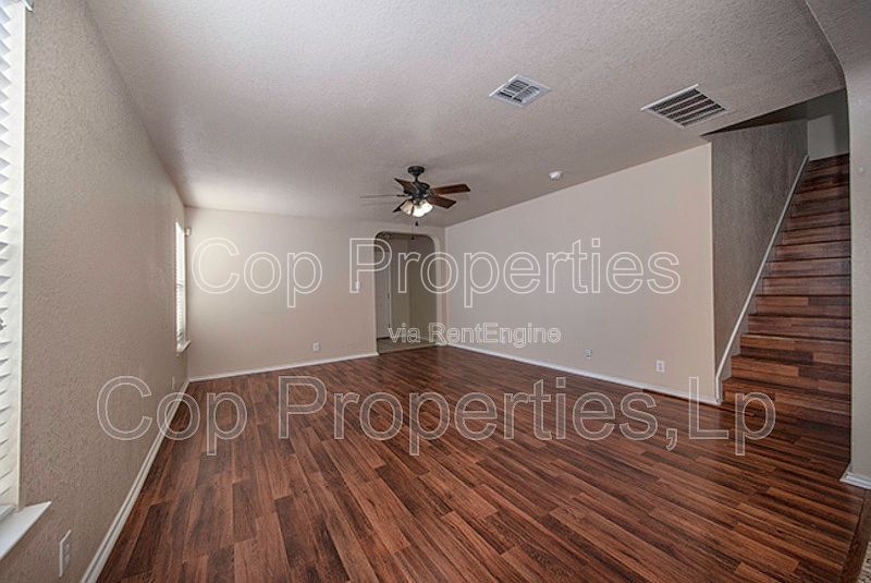 518 Reba property image