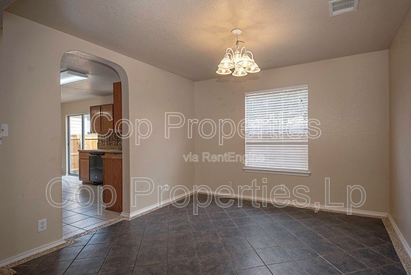 518 Reba property image