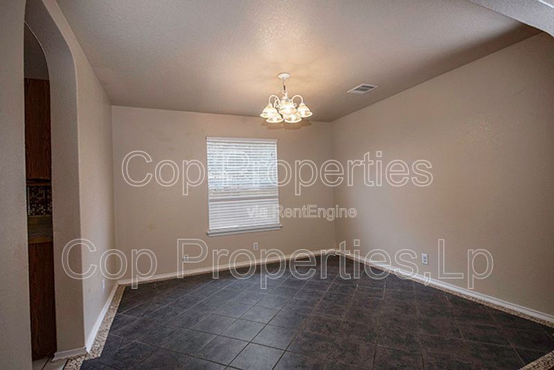 518 Reba property image