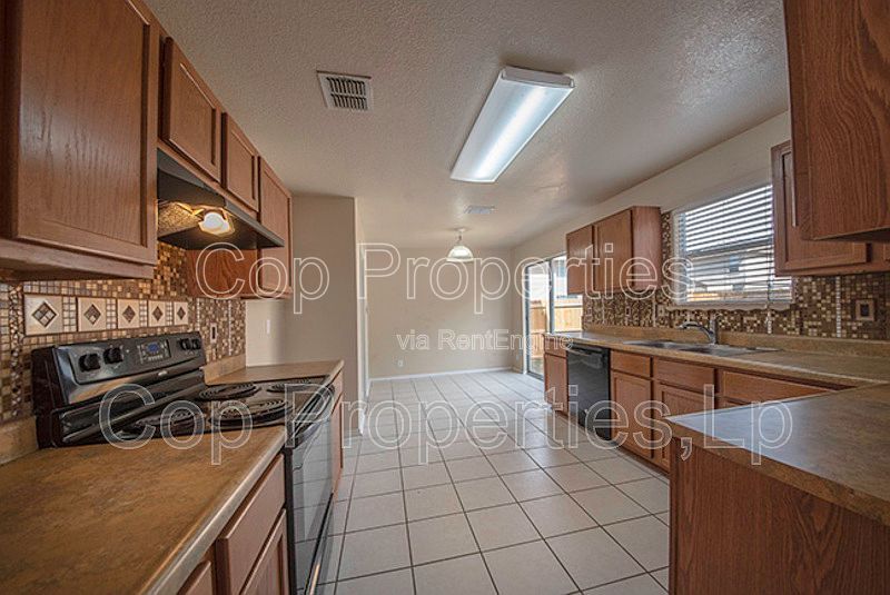 518 Reba property image