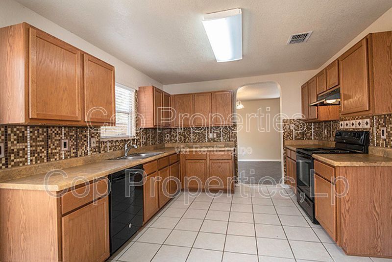 518 Reba property image