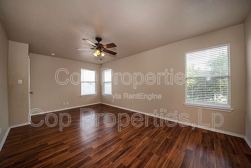 518 Reba property image