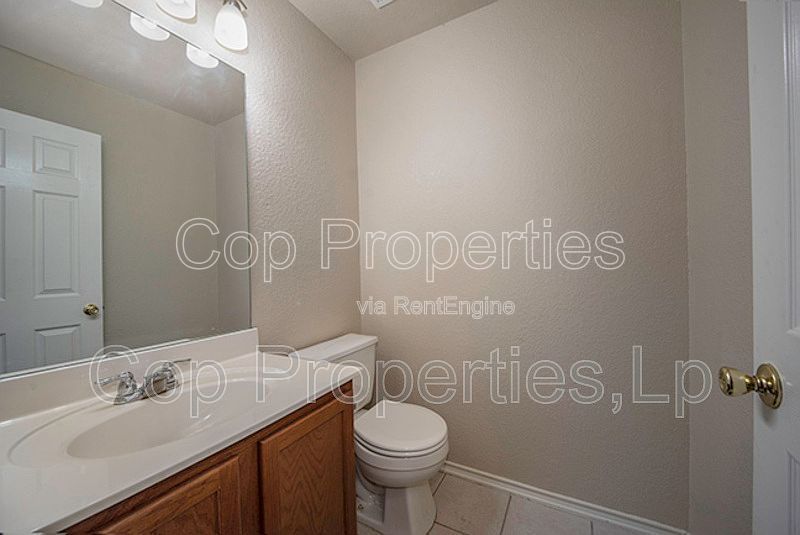 518 Reba property image