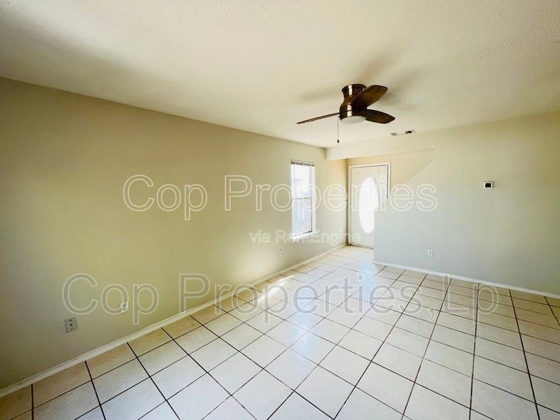 6319 Waddesdon Wood property image