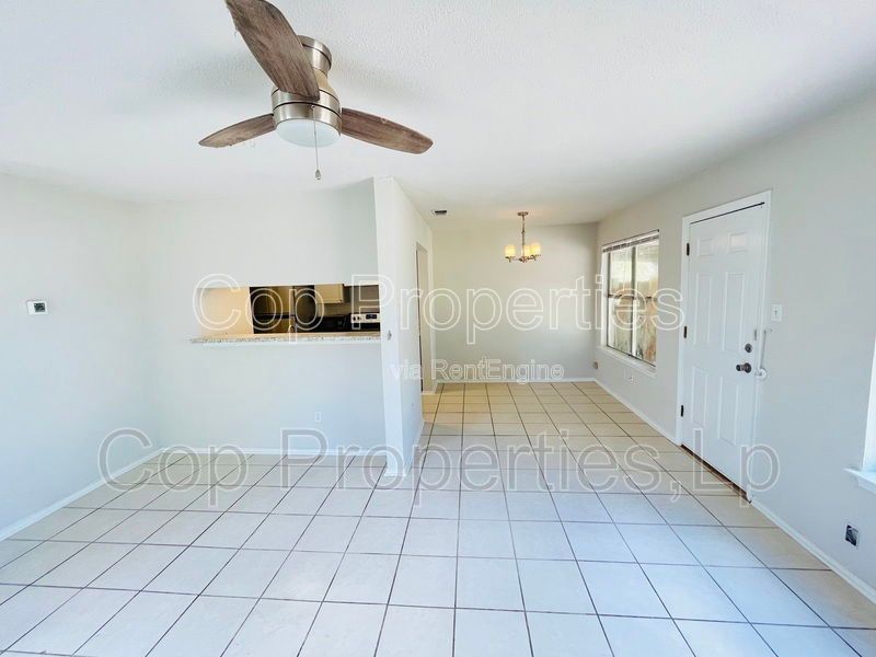 6319 Waddesdon Wood property image