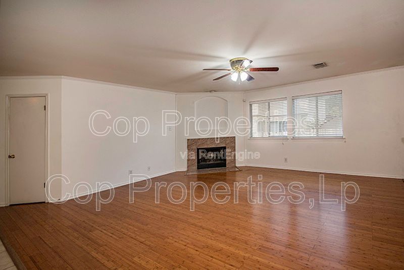 7127 Still Hollow Drive property image