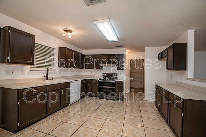 7127 Still Hollow Drive property image