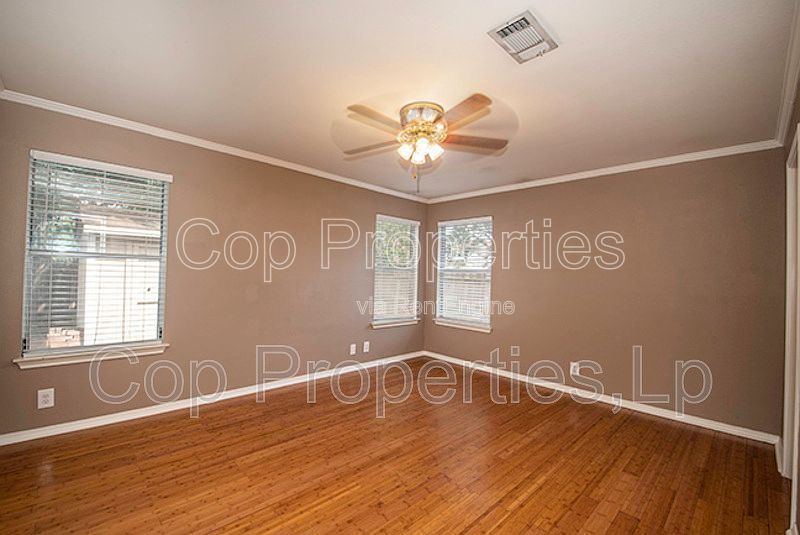 7127 Still Hollow Drive property image