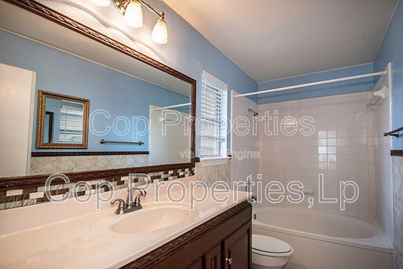 7127 Still Hollow Drive property image