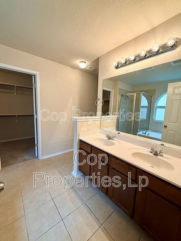 741 Clearbrook Avenue property image