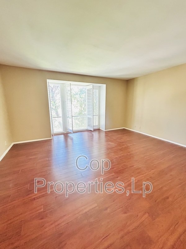 Open property image